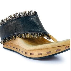 MODZORI Coco reversible wedge sandal 🖤🤎